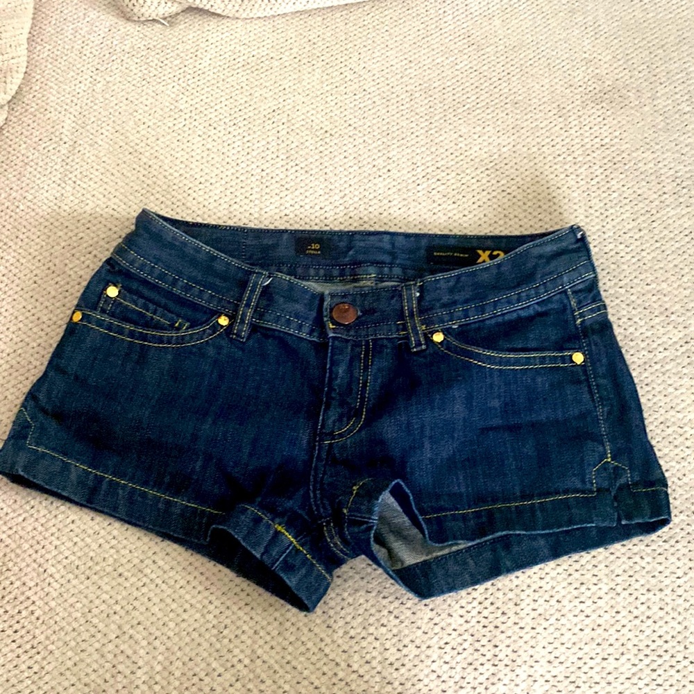 X2 Denim W10 Stella Mid Wash Denim Shorts Size 4 Regular Mid Rise
